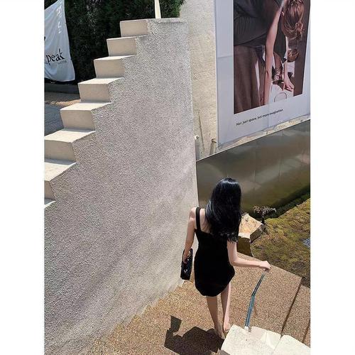 For international trade, please check the actual product before placing an order. It features a unique design with a built-in chest pad, black color, sexy side slits, and a double-shoulder dress.