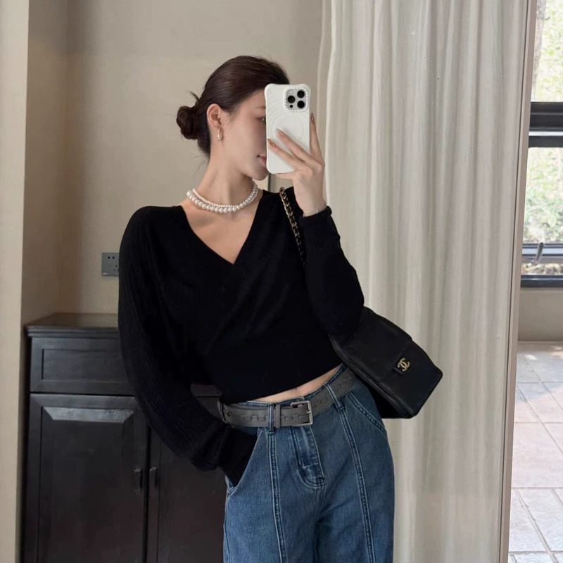 6119 (Andy Velvet) Elegant Deep V-Neck Minimalist Knit Sweater from Dongdaemun by Xiao Li 6119 (Andy Velvet) Elegant Deep V-Neck Minimalist Knit Sweater from Dongdaemun by Xiao Li