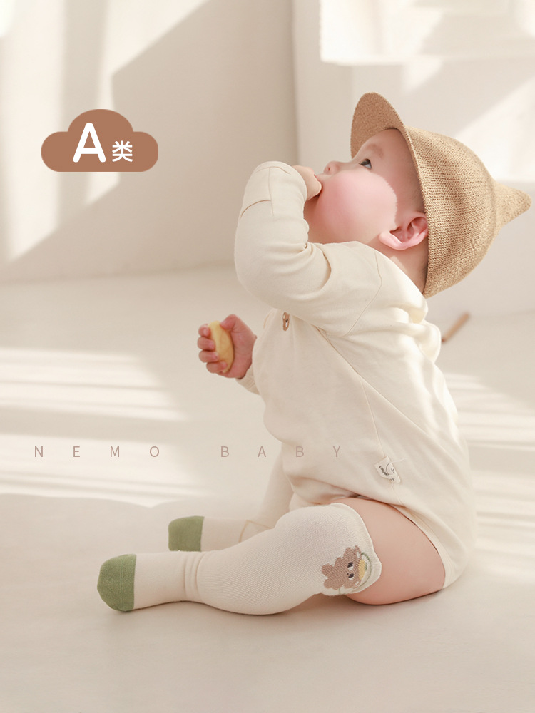 2024 primavera nuevos calcetines de bebé boca suelta sin hueso lindo no apretado pierna calcetines altos niños y niñas medias de bebé