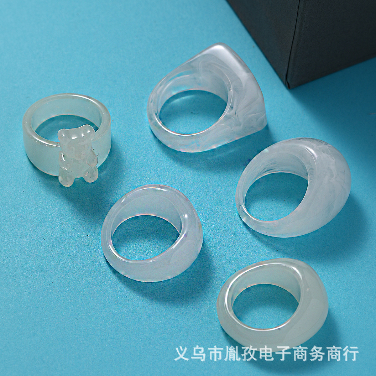 Nuevo anillo de resina de dibujos animados divertidos transfronterizos único nicho geométrico anillo de dedo índice universal