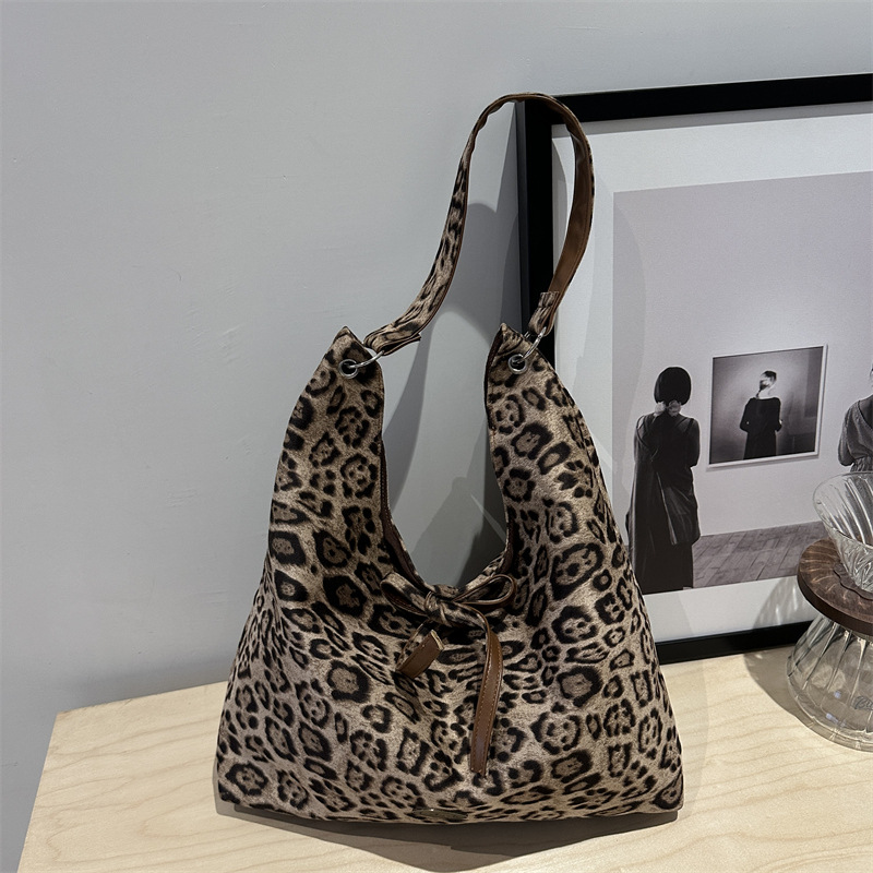 Bolsa de leopardo para mujeres 2024 nueva bolsa de hombro ocio otoño-invierno, bolsa de viaje universal