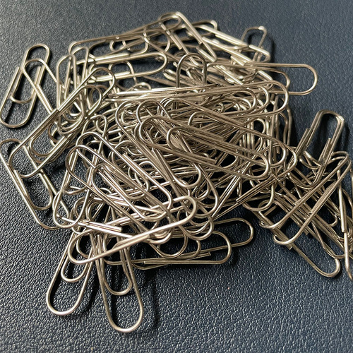 Cross-border supply of paper clips in various specifications, metallic silver paper clips, office paper clips, nickel-plated paper clips