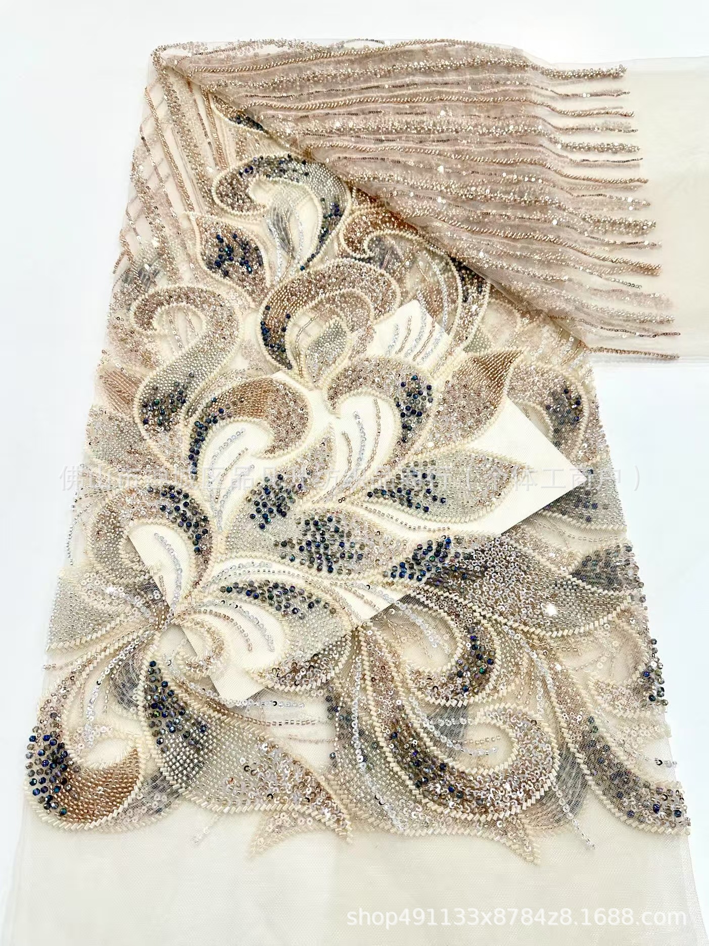 Tejido bordado tridimensional, cuentas bordadas, tejido bordado, tejido bordado, vestido de boda europeo y americano, cena de moda, tela de vestido