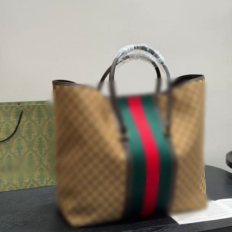 Gucci's New Ophidia Monogram Tote Bag Is Classic and Vintage, with a Large Capacity, Suitable for Daily Commuting Gucci's New Ophidia Monogram Tote Bag Is Classic and Vintage, with a Large Capacity, Suitable for Daily Commuting