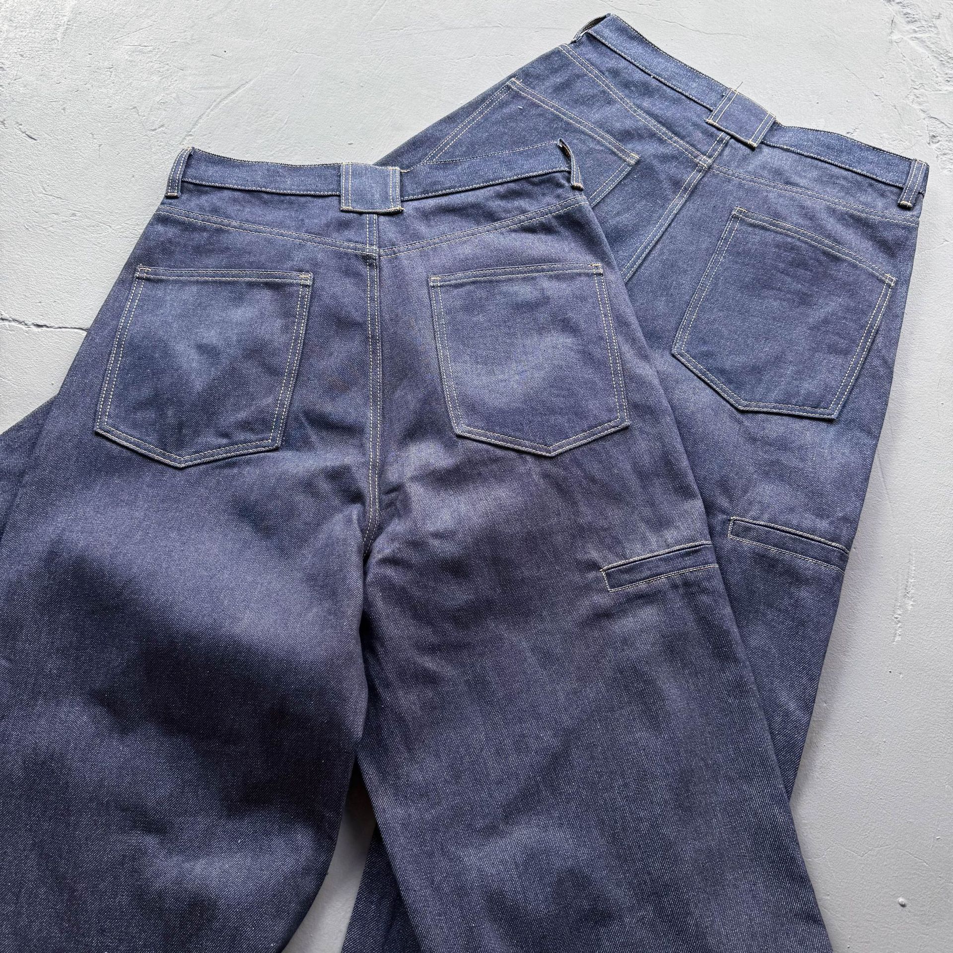 Raw Denim Herrenjeans Mit Geometrischem Schnitt Und Weiter Passform_voghion.com