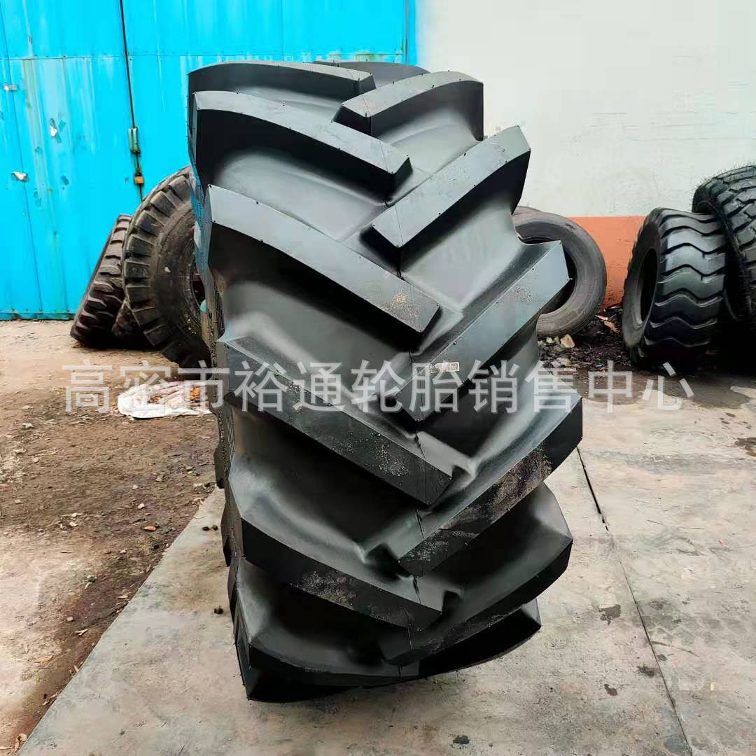 人字花纹拌路机冷机轮胎20.5 23.5-25 R-1花 26.5 29.5-25 28L-26