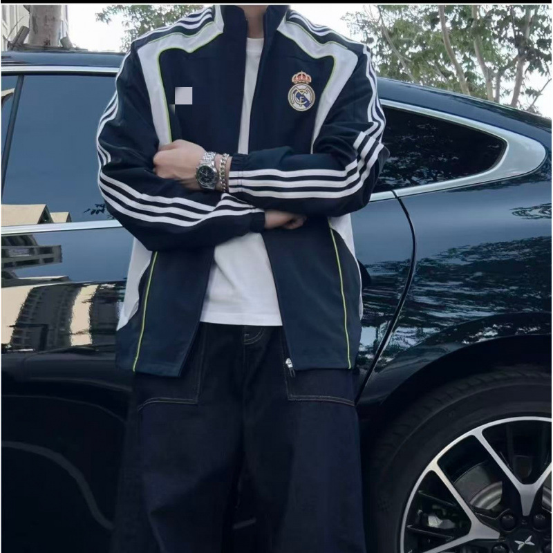New spring and autumn sports jacket, unisex design, embroidered football top, windbreaker