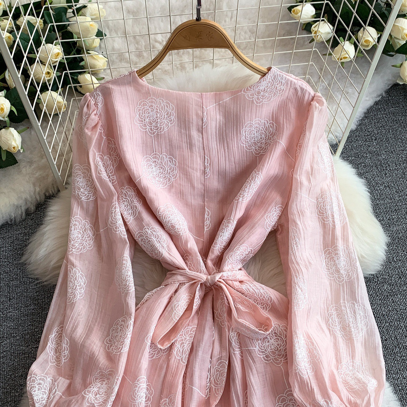 Women's plus Size Loose Fitting V Neck Dress Elegant Embroidered Knee Length Skirt 2026 New Style Gentle_ecoleips.com
