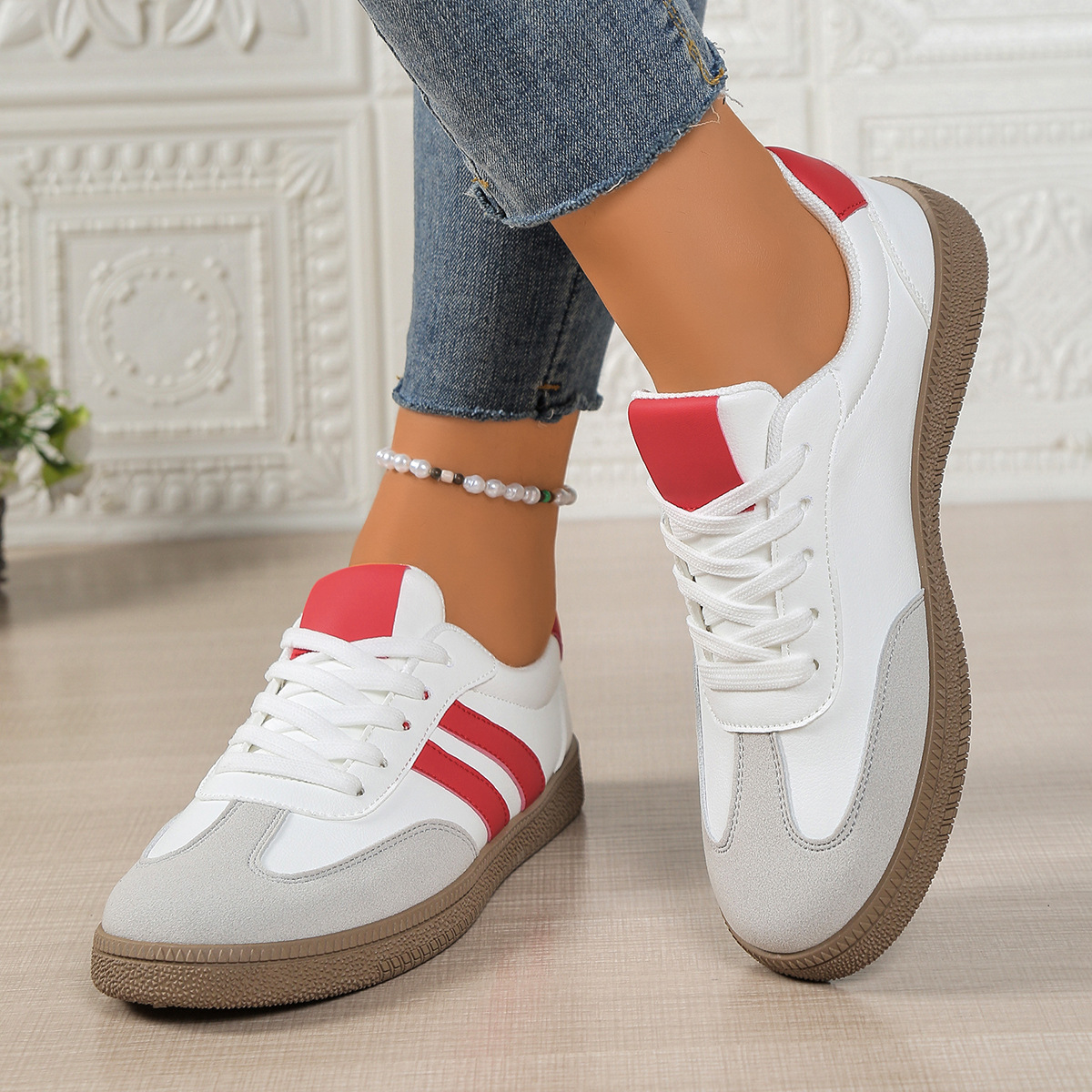 2026 primavera y verano nuevo comercio exterior de tamaño grande correa de cabeza redonda con base plana ocio versátil zapatos de skate ligeros zapatos de mujer al por mayor
