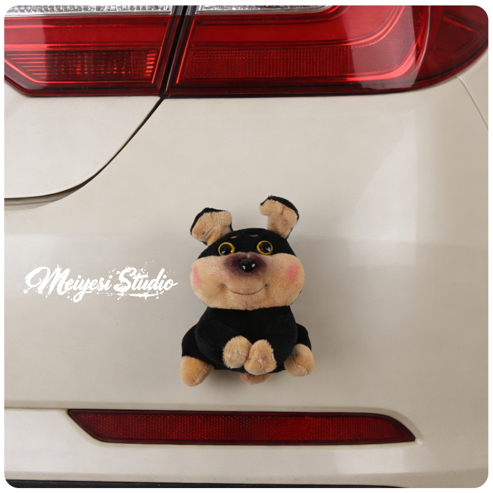 Colgante de cola de automóvil Bauleta de automóvil Colgante de cola de muñeca lindo dibujo animado fresas oso de motocicleta Decoración muñeca