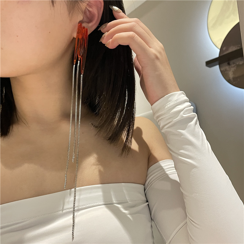 French Style Niche Design Red Acrylic Tassel Chain Earrings Ins Exaggerated Personalized AllMatch Ear Studs Eardropspicture2