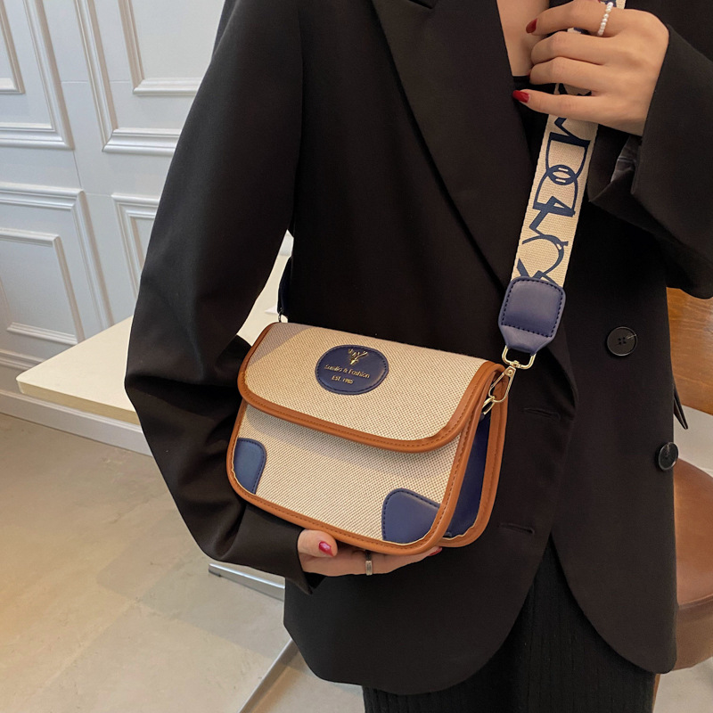 Bolsa de lona simple para mujer 2022 otoño nuevo hombro pequeño bolso cuadrado popular correa de hombro ancha contraste color retro bolsa de mensajero
