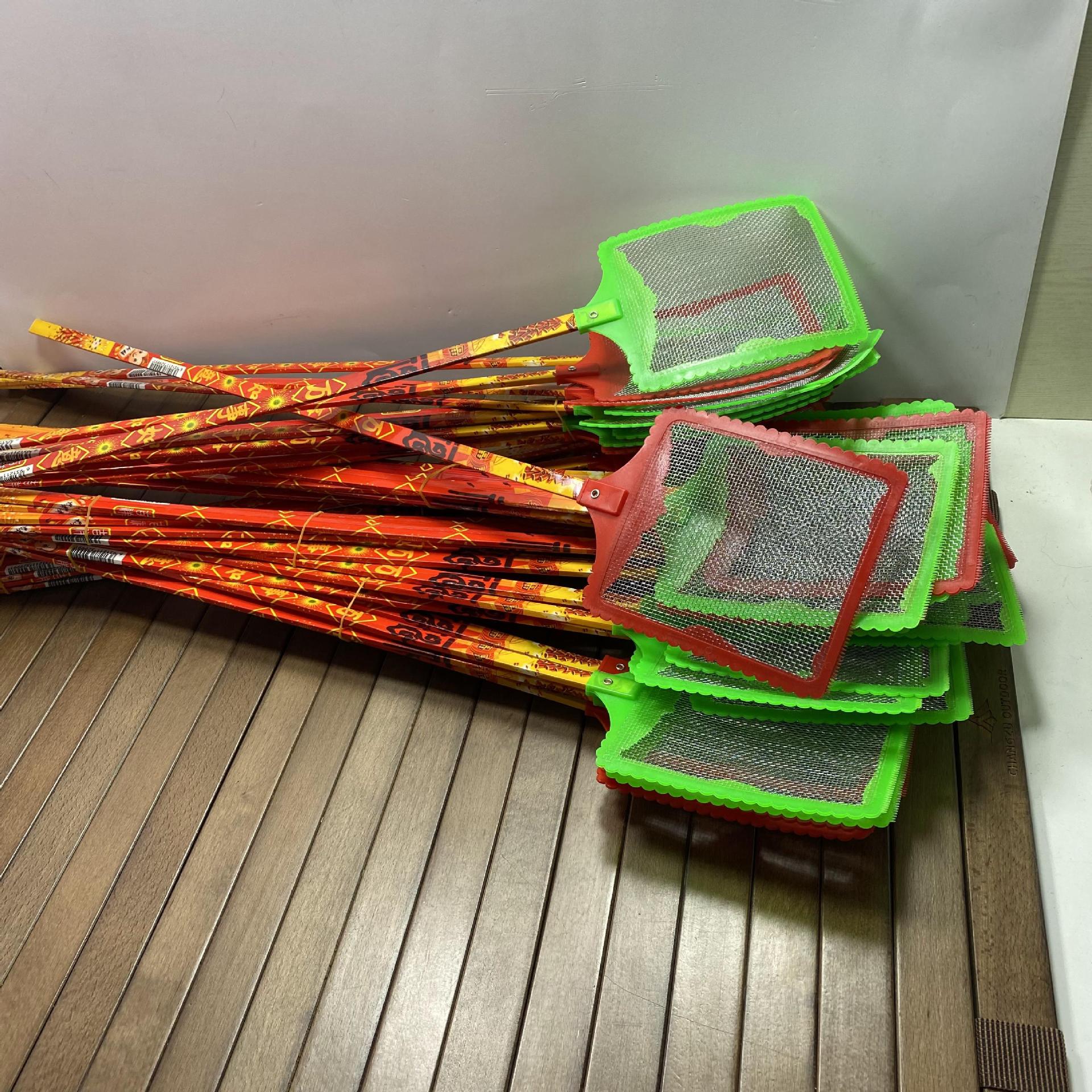 Spot wholesale pure raw material bamboo long pole color head steel wire mesh fly swatter thickened long dry household hotel mosquito swatter
