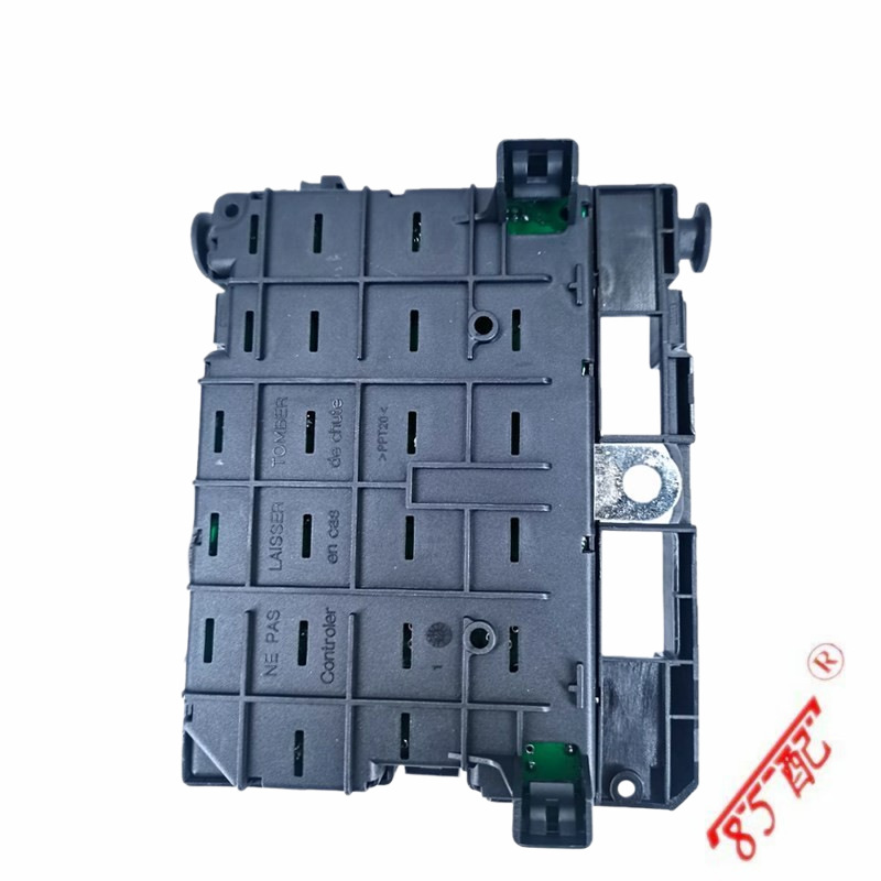 Fuse Box 6500Y1 9657608580 Is Suitable for Peugeot 206307406807 Citroen C2C3C5C8