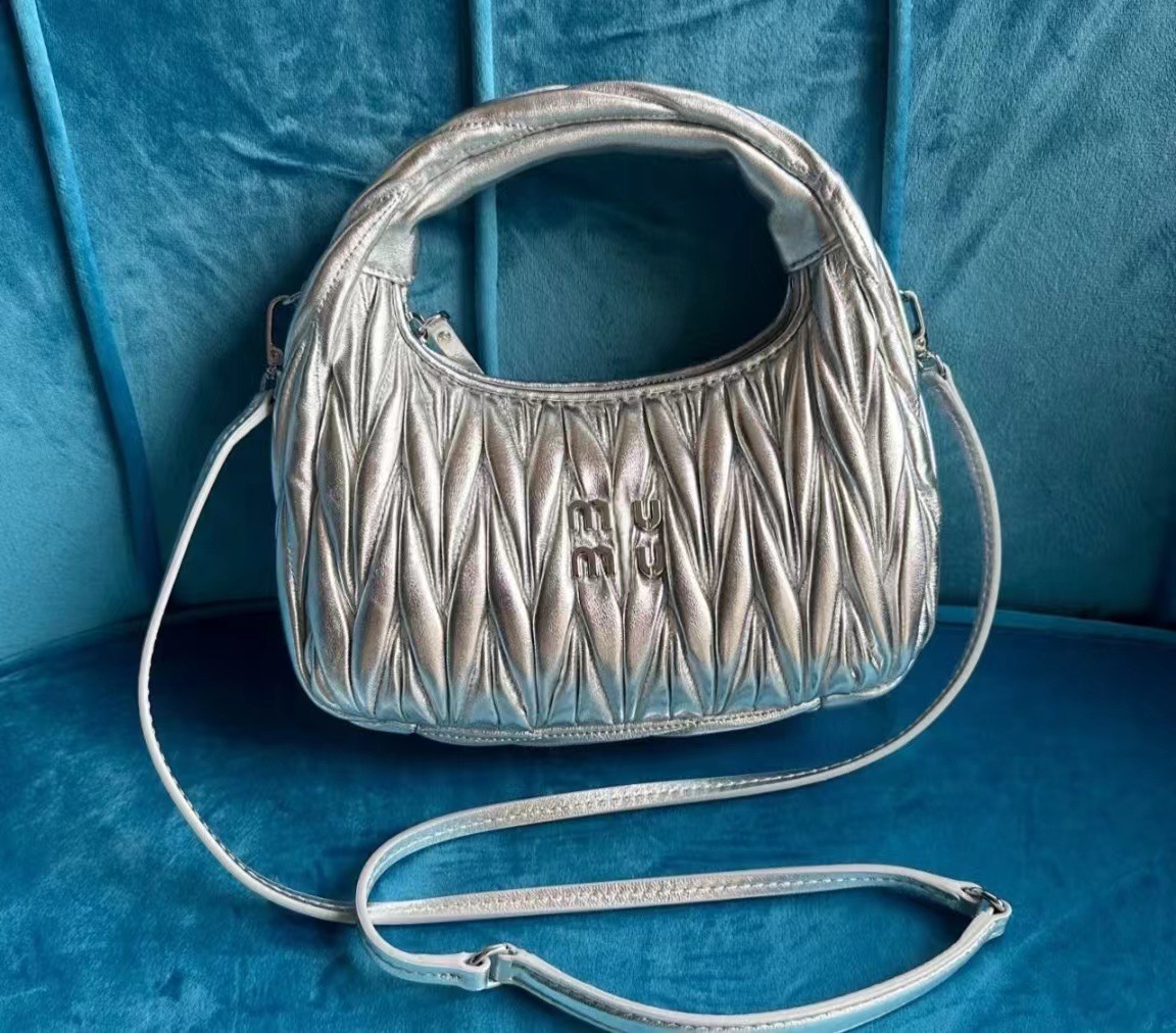 El mismo bolso de nubes plisadas de la casa de miu, la moda lingge embroidery Wire dumplings, bolso de mano, bolso de hombro único, bolso de Hobe transfronterizo