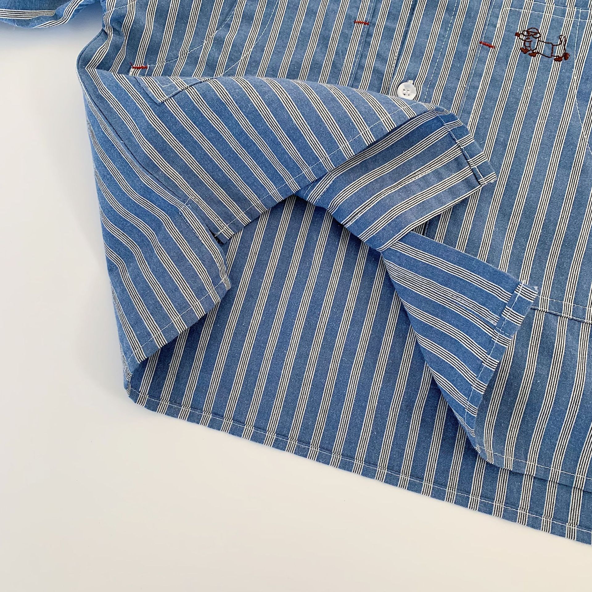 Camisas infantiles Mai Bao 2025 otoño chaqueta retro de estilo extranjero para niños nuevos productos coreanos camisa universal