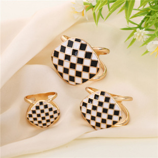 Shell Creative Pearl Silk Scarf Buckle Shirt Bow Tie Matching Decorative Buckle High-end Shirt Bow Tie Matching Fixed Decoration