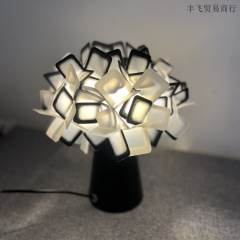 誕生日ギフトテーブルランプモダンシンプルクリエイティブ花びら寝室ベッドサイドテーブルランプ北欧ミニマリストライト高級ハイエンド