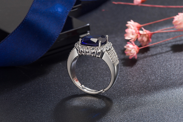 Fashion Sapphire Four-claw Full Diamond Zircon Emerald Copper Ring display picture 5