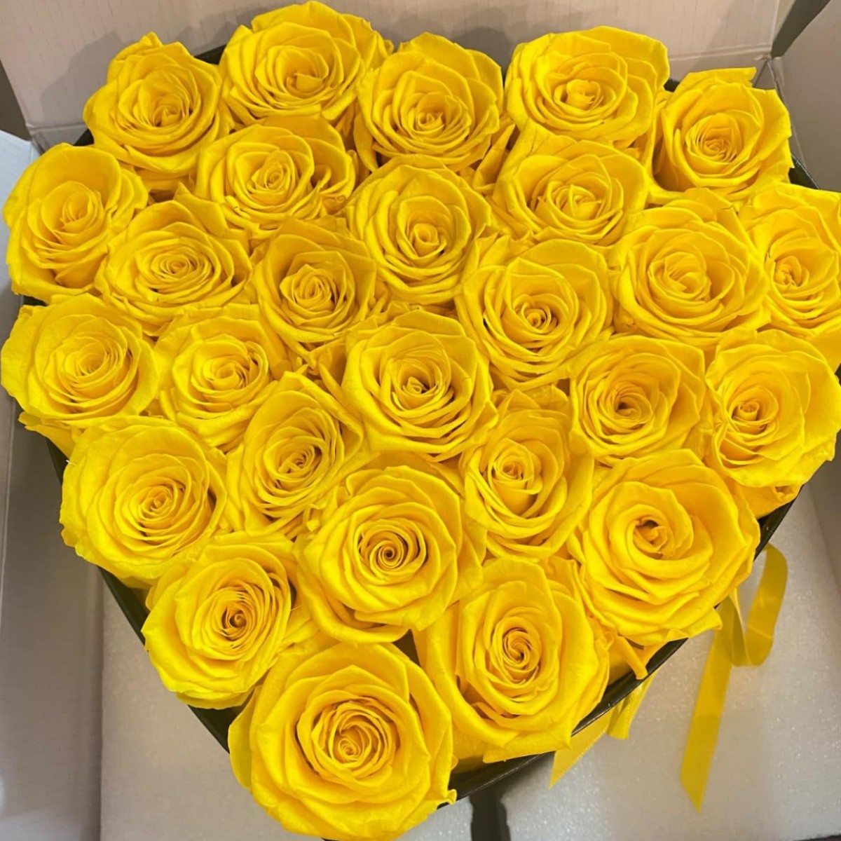 27송이 (블랙 박스 + 노란 꽃)