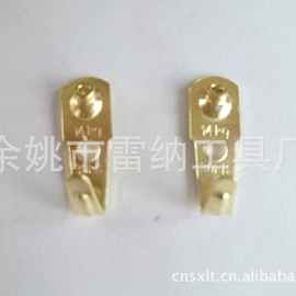 钢锯架;吊钩、抓钩;合页、铰链