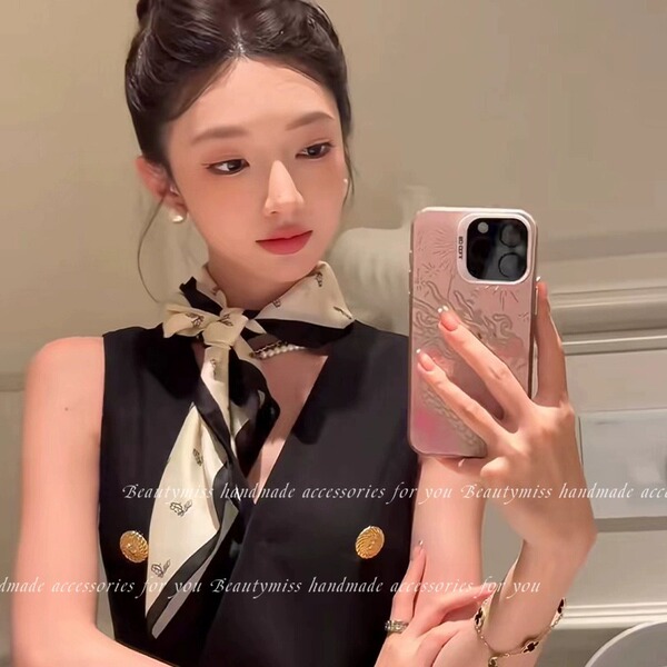 Elegant scarf