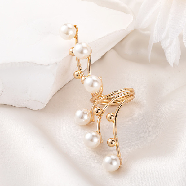 Fashionable geometric creative golden ring pearl