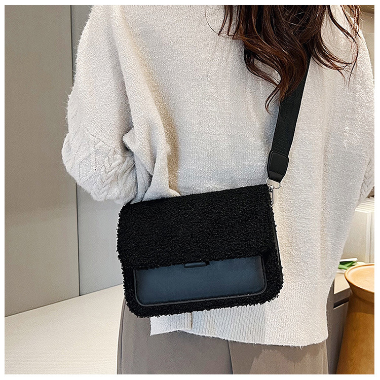 The 2024 new Korean-style trendy square lambskin patchwork single-shoulder crossbody bag is a fashionable and cute small square bag for girls undefined