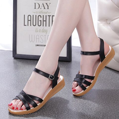 Oferta especial de comercio exterior 2025 verano nuevo estilo sandalias de cuero mujeres embarazadas zapatos de madre antideslizante suela suave zapatos de enfermera mujeres