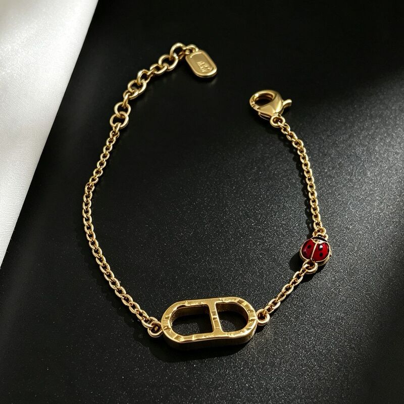 26 new cross-border cartoon pendants, Qixi ladybug bracelet, simple and fresh high-end luxury jewelry, direct factory sales 26 new cross-border cartoon pendants, Qixi ladybug bracelet, simple and fresh high-end luxury jewelry, direct factory sales