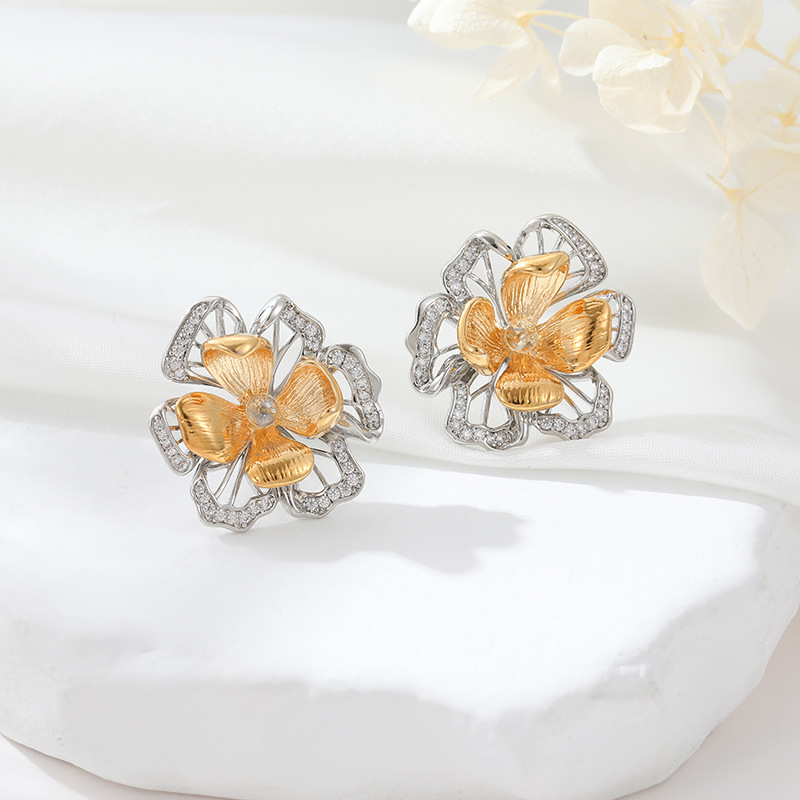 elegant earrings from pearl