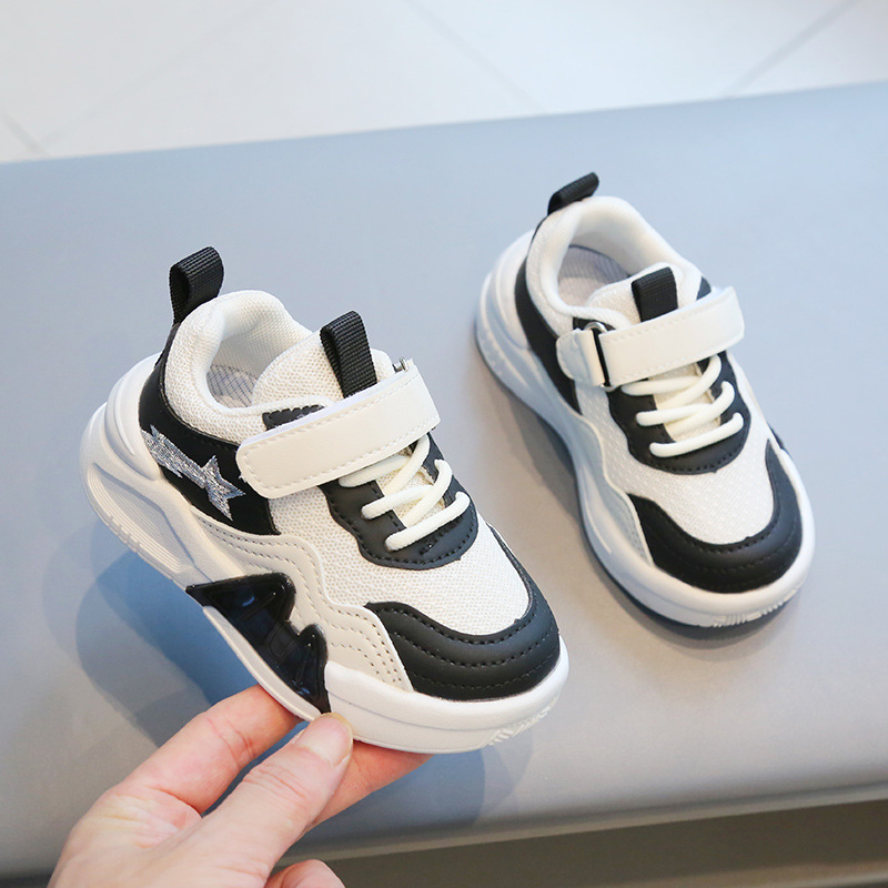 Sapatos brancos infantis 2023 outono novos sapatos esportivos para meninas antiderrapantes tênis de corrida de malha para meninos_voghion.com