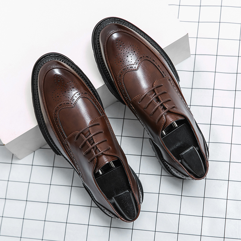 Los zapatos de cuero de los hombres de negocios formales de cuero de desgaste de los zapatos de los hombres ocasionales respirables plataforma de aumento de altura de los hombres zapatos de cuero de la boda británica