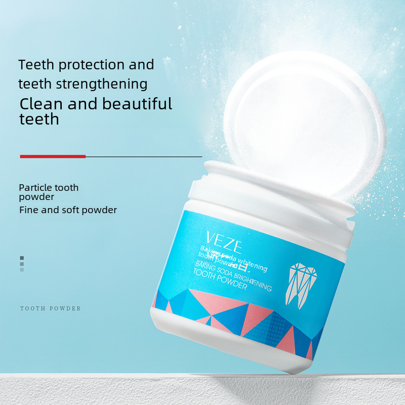 Baking soda whitening tooth powder freshens breath