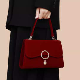 红色高级感手提小包婚包包女包新款婚礼结婚单肩包链条斜挎新娘包