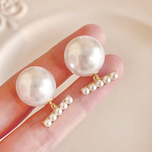 925 silver needle earrings for women, light luxury niche design, high-end earrings, Korean Internet celebrity hot-selling temperament earrings wholesale