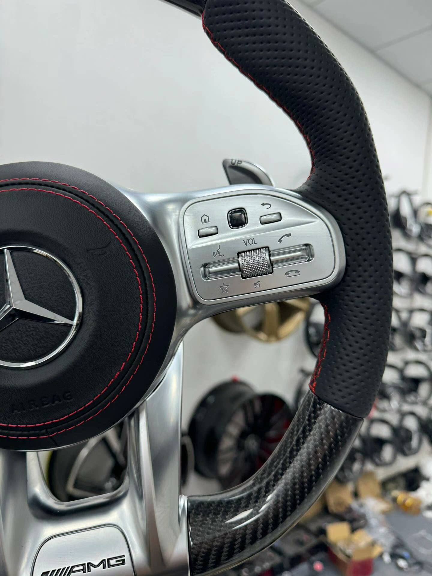 Mercedes-Benz 809 steering wheel assembly, old model upgraded to new AMG8 carbon fiber steering wheel assembly, complete set