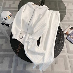 高级感ホワイトカジュアルスポーツスーツ新作レディース春ファッションゆるい洋気减齢薄いズボン2点セット