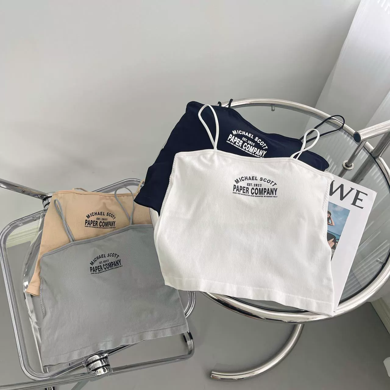 Shifei Baifei маленький подтяжка девушки ниши новый ~ С нагрудным ковриком, завернутым в грудь, студенческий жилет оптом INS топ