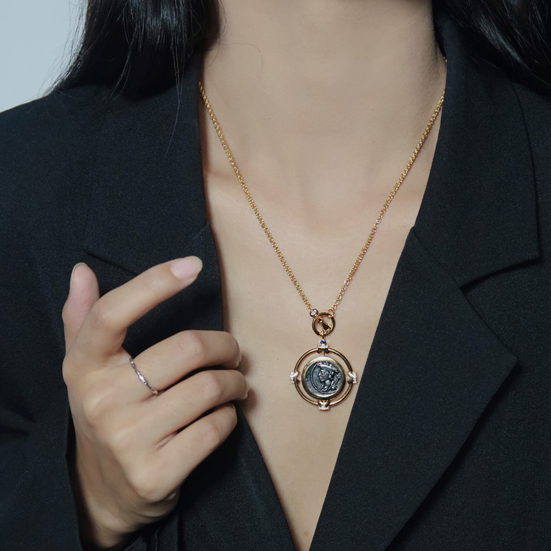 Fashion Portrait Copper Inlay Zircon Pendant Necklace 1 Piece