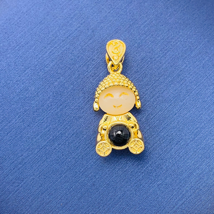 百種類のペンダントは心のままにファッションの経典を配合します。カップルの美しいペンダントは親友のアクセサリーを送ります。