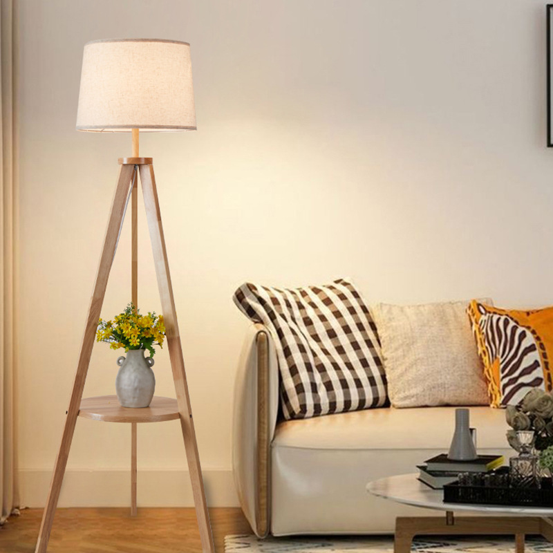 Xiangyu Modern Sadian Apartment Dormitorio de arte en madera nórdica Lámpara de pie creativa Sala de estar Lámpara de estante LED simple Iluminación image 3