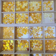 天然鸡油黄蜜蜡戒面 蜜蜡裸石各种尺码大小 原石打磨 支持拿货