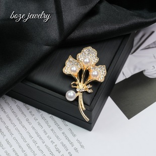 Temperament personality calla lily brooch crystal diamond pearl corsage multifunctional silk towel buckle anti-light pin wholesale