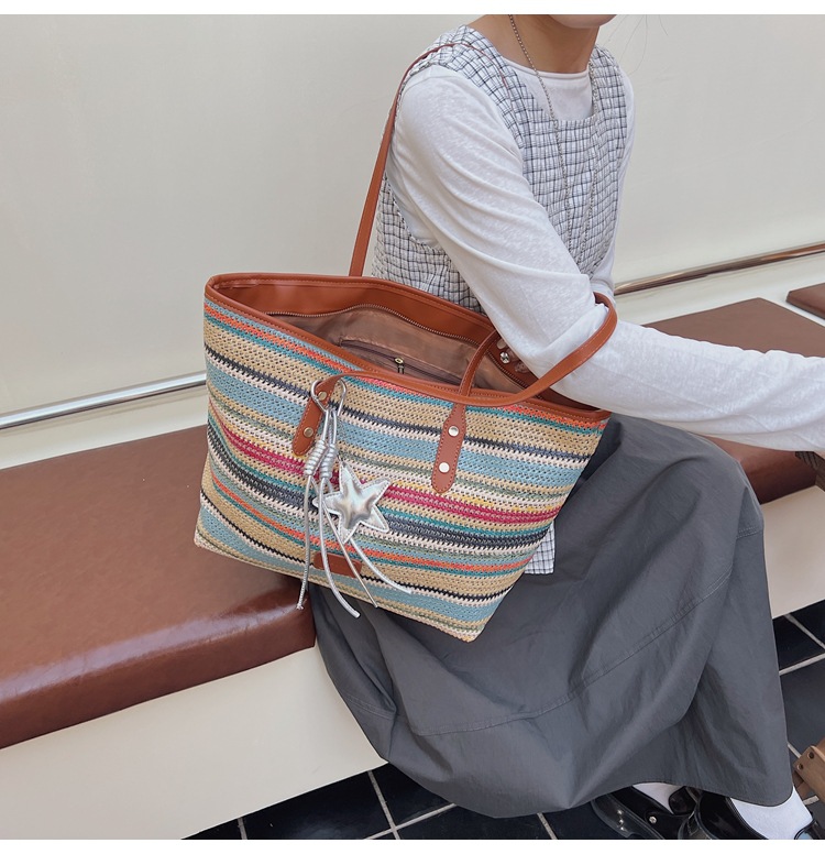 Summer striped woven large-capacity tote bag 2025 New style fashionable and trendy Korean style simple and elegant casual single-shoulder bag undefined