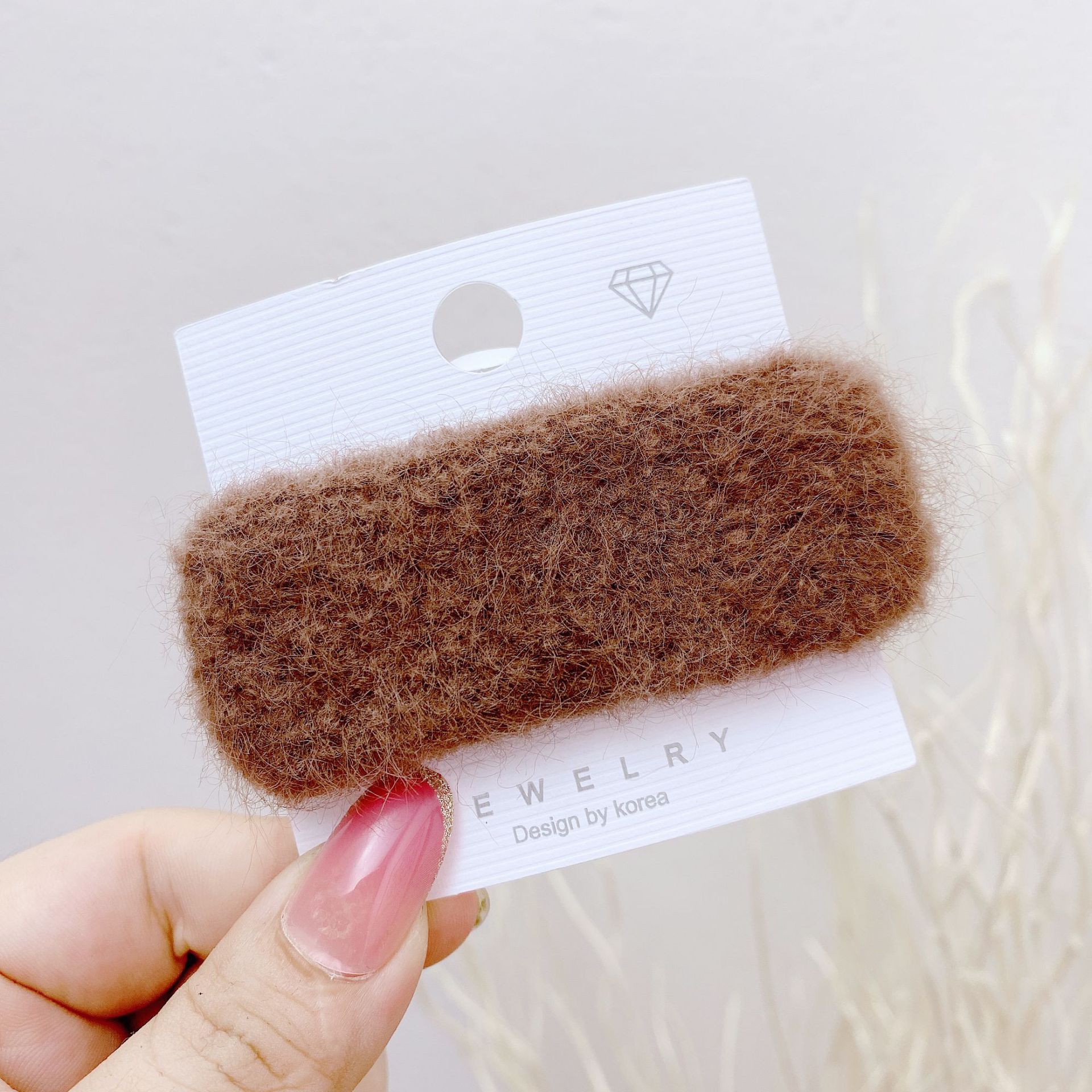 發(fā)夾秋冬季頭飾毛茸茸側(cè)邊夾少女網(wǎng)紅ins劉海夾可愛(ài)BB夾毛絨發(fā)卡