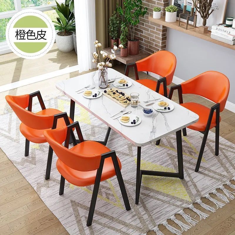 흰색 대리석 테이블 + 주황색 가죽 의자 4개