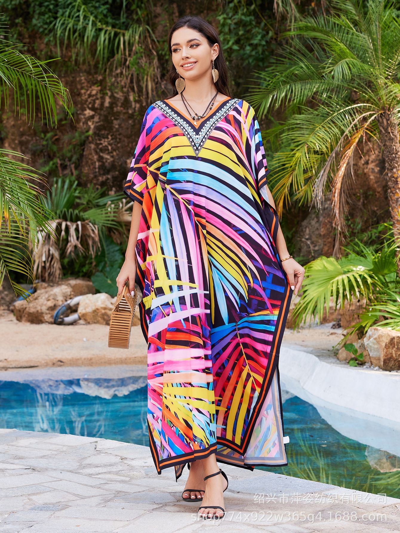 2025 nueva camisa de playa europea y americana impresa ropa suelta vacaciones bikini camisa protector solar camisa de baño 5016