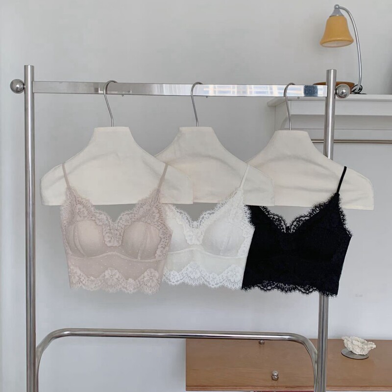Fengzhixin 5520 French Lace Rose Eyelash Seamless V-Neck Camisole with Thin Straps and Anti-Exposure Design for Women Fengzhixin 5520 French Lace Rose Eyelash Seamless V-Neck Camisole with Thin Straps and Anti-Exposure Design for Women