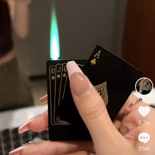 Creative green flame Internet celebrity black playing card lighter windproof inflatable personalized trendy gift for boyfriend